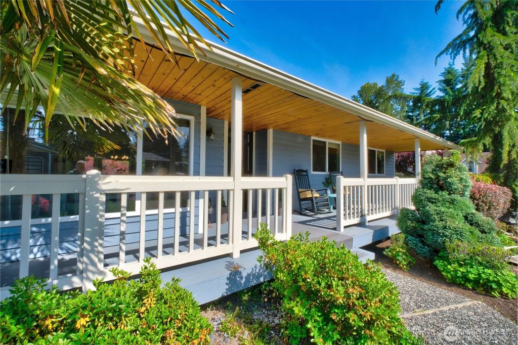 Photo of 13915 23rd Drive SE, Mill Creek, WA 98012 (MLS # 2370110)