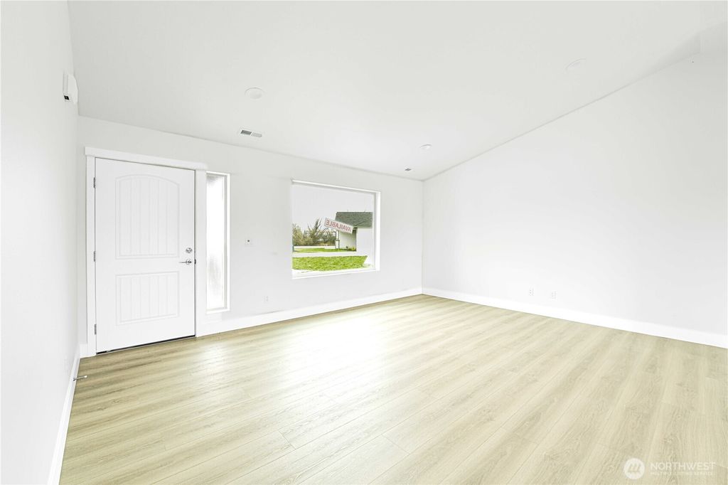 Photo of 326 N Sandy Loop, Moses Lake, WA 98837 (MLS # 2530880)