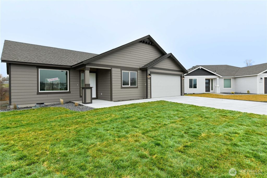 Photo of 326 N Sandy Loop, Moses Lake, WA 98837 (MLS # 2530880)