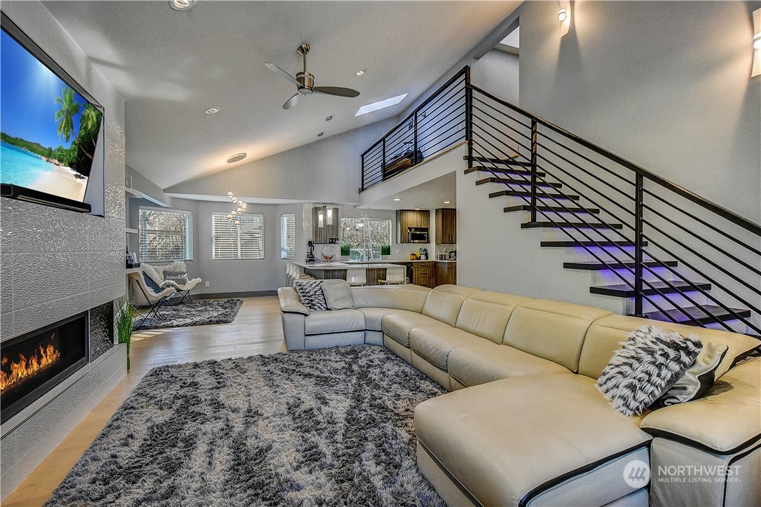 13111 Admiralty Way