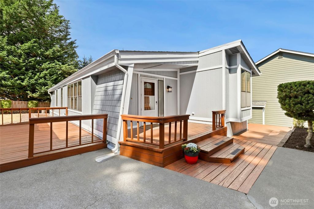 Photo of 97 28th Avenue S, Milton, WA 98354 (MLS # 2423912)