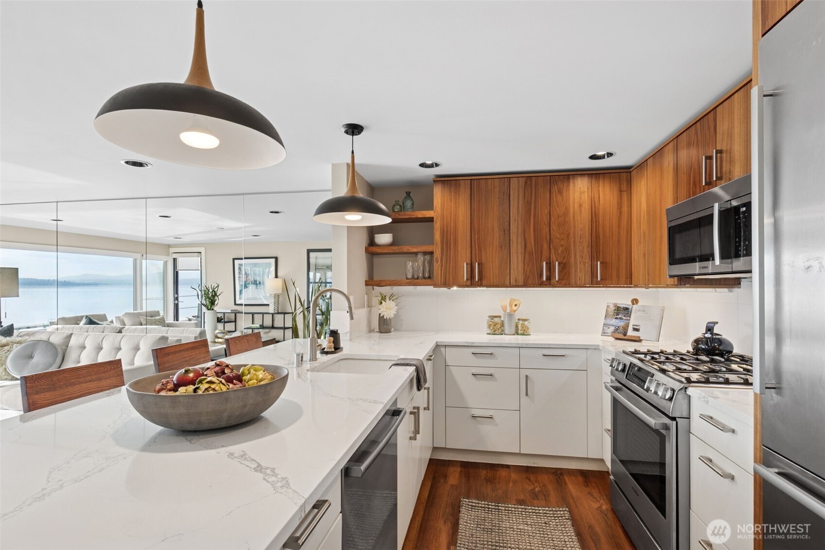 1600 43rd Avenue E 211