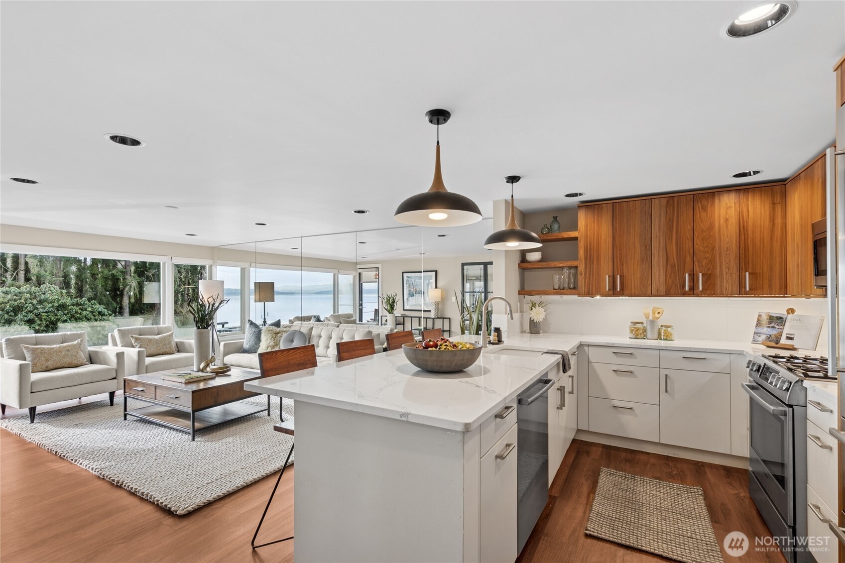 1600 43rd Avenue E 211