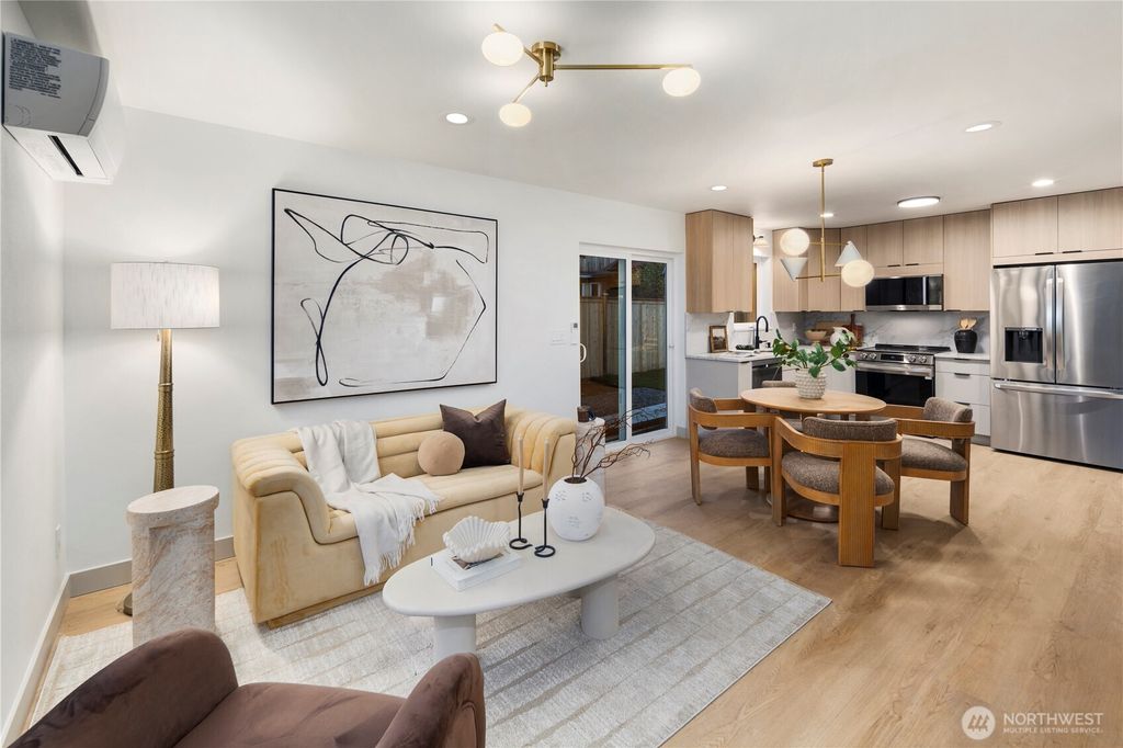 Photo of 815 26th Avenue #B, Seattle, WA 98122 (MLS # 2466388)