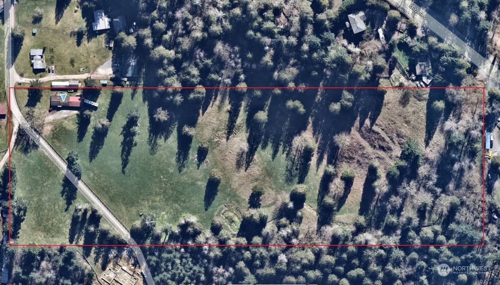 Photo of 13023 195th Place SE, Issaquah, WA 98027 (MLS # 2290013)