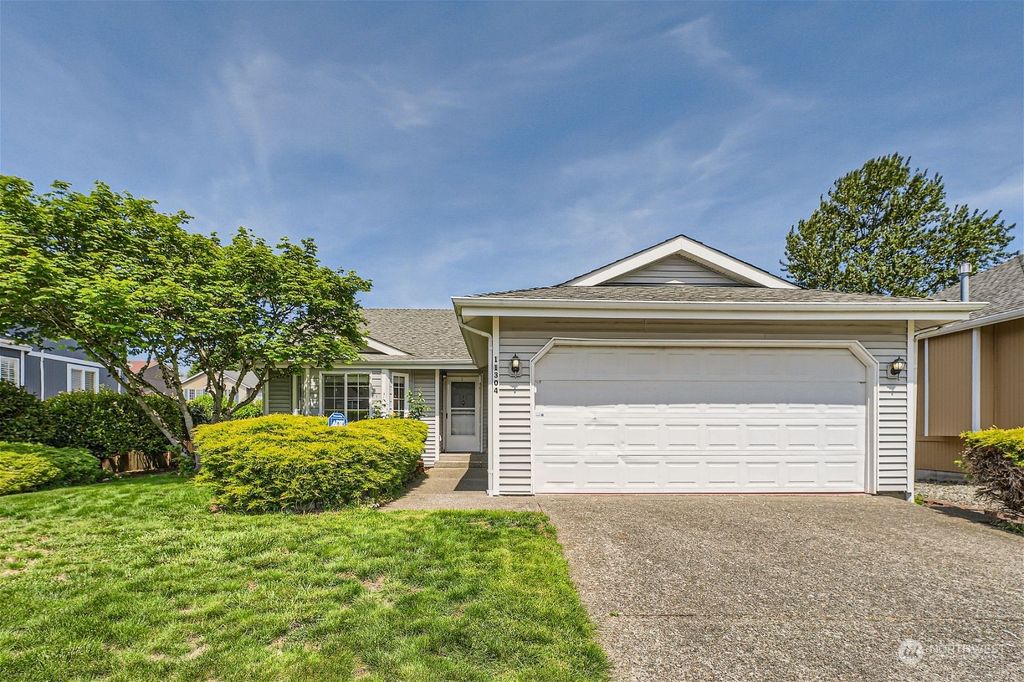 Photo of 11304 SE 264th Place, Kent, WA 98030 (MLS # 2236660)