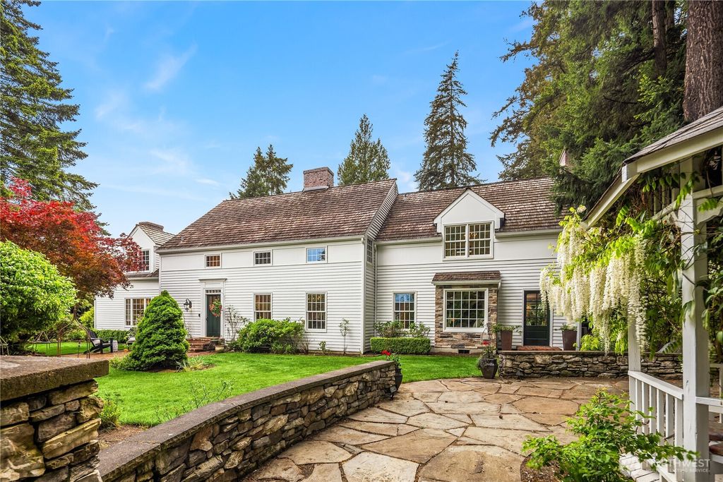 Photo of 13432 NE 25th Street, Bellevue, WA 98005 (MLS # 2523873)