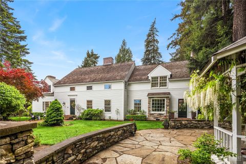 Photo of 13432 NE 25th Street, Bellevue, WA 98005 (MLS # 2523873)