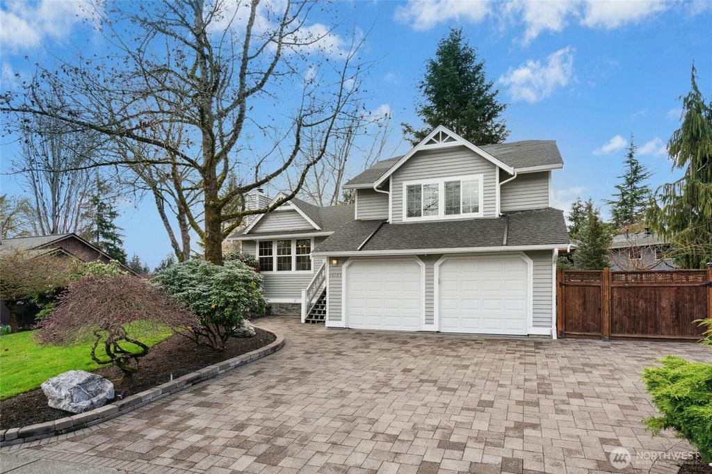Photo of 10127 NE 143rd Street, Kirkland, WA 98034 (MLS # 2351779)