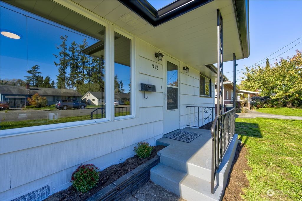 Photo of 518 Winton Avenue, Everett, WA 98201 (MLS # 2174479)
