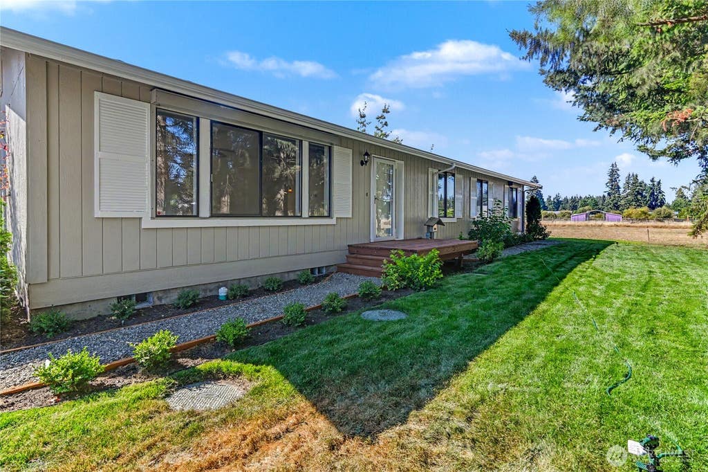 Photo of 9418 180th Way SW, Rochester, WA 98579 (MLS # 2571994)