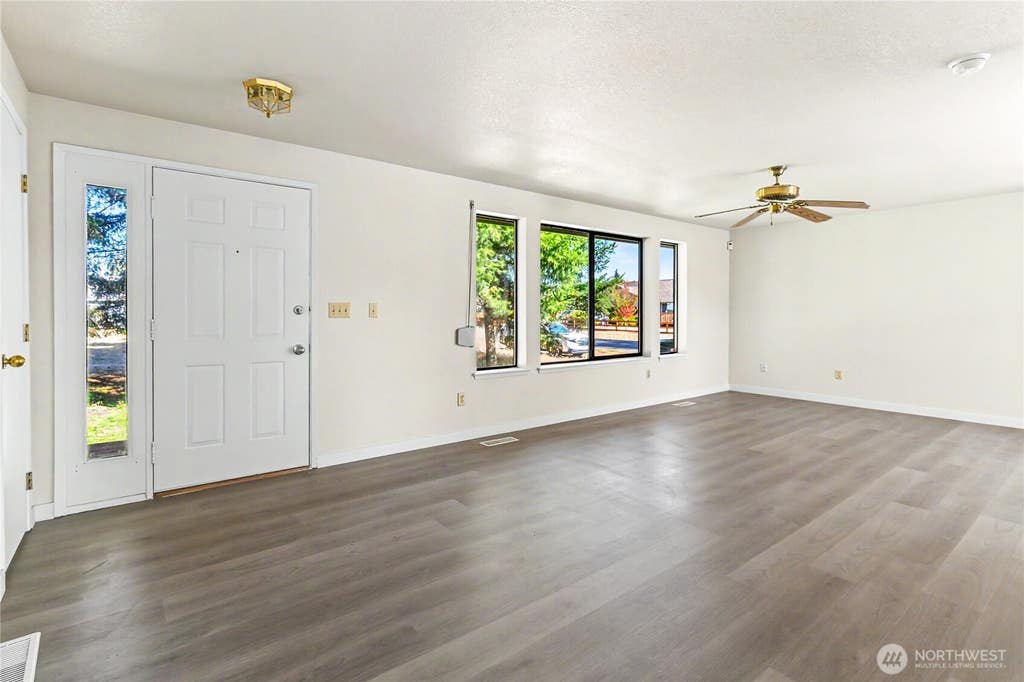 Photo of 9418 180th Way SW, Rochester, WA 98579 (MLS # 2571994)