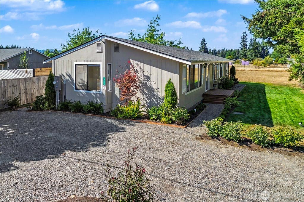 Photo of 9418 180th Way SW, Rochester, WA 98579 (MLS # 2571994)