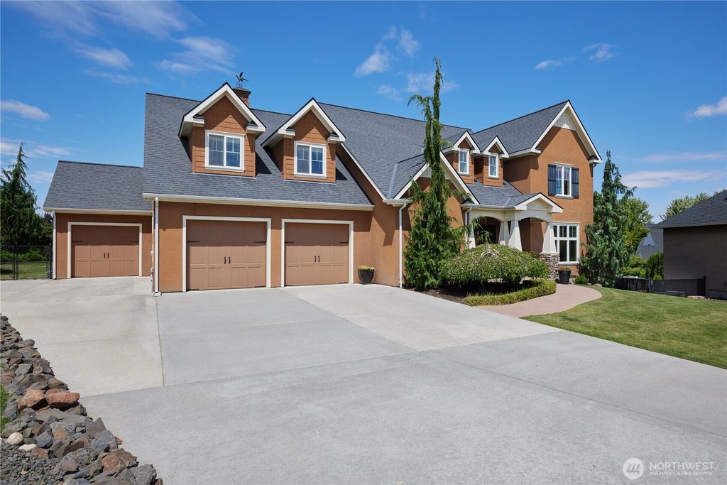 Photo of 412 Coyote Ridge Drive, Walla Walla, WA 99362 (MLS # 2546021)