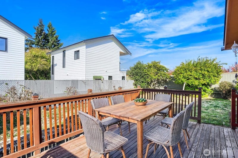 910 NE 113th Street