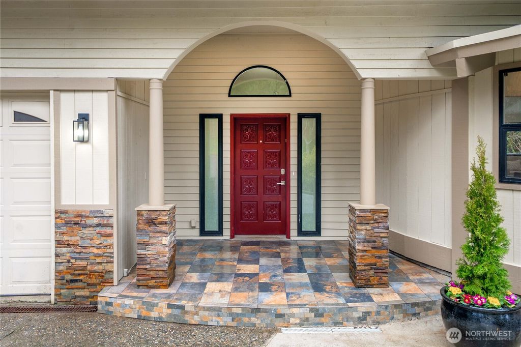 Photo of 20709 NE 79th Street, Redmond, WA 98053 (MLS # 2488632)