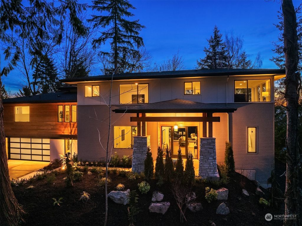 Photo of 6425 NE 130th Place, Kirkland, WA 98034 (MLS # 2321321)