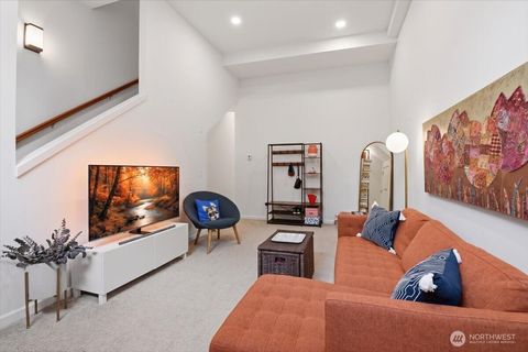 Photo of 4418 Meridian Avenue N #B, Seattle, WA 98103 (MLS # 2518294)