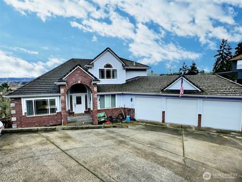 Photo of 5805 51st Avenue Ct E, Tacoma, WA 98443 (MLS # 2460292)