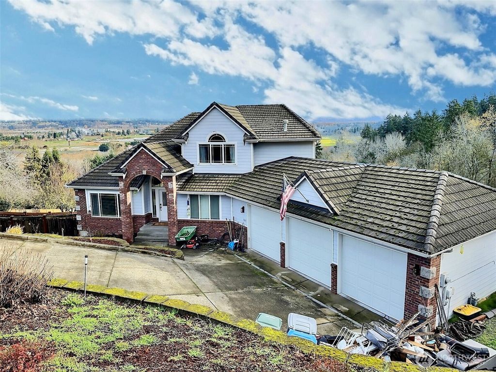 Photo of 5805 51st Avenue Ct E, Tacoma, WA 98443 (MLS # 2460292)