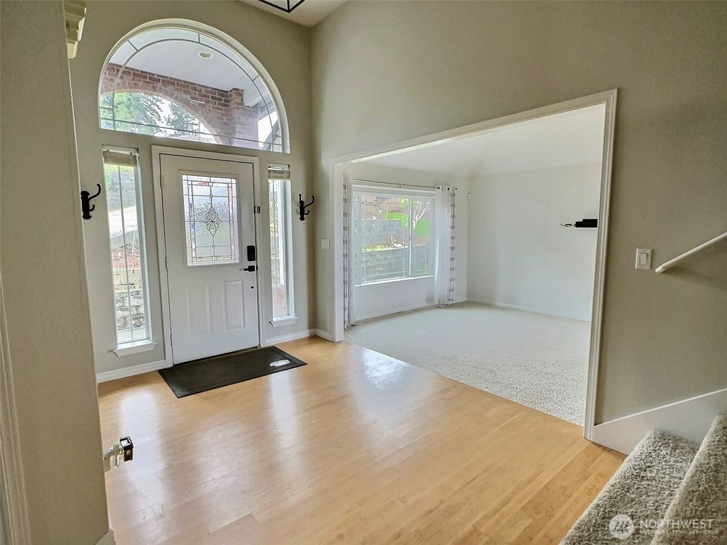 Photo of 5805 51st Avenue Ct E, Tacoma, WA 98443 (MLS # 2460292)