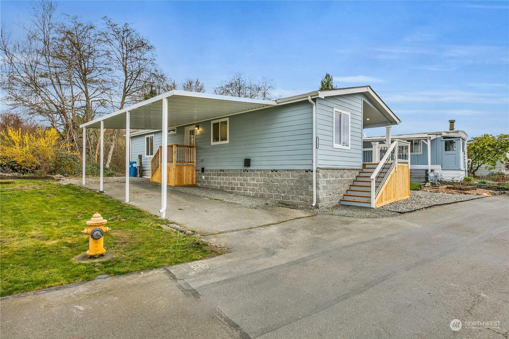 Photo of 3215 S 184th Street #265, SeaTac, WA 98188 (MLS # 2254635)