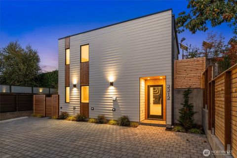 Photo of 2212 Broadway E, Seattle, WA 98102 (MLS # 2445089)
