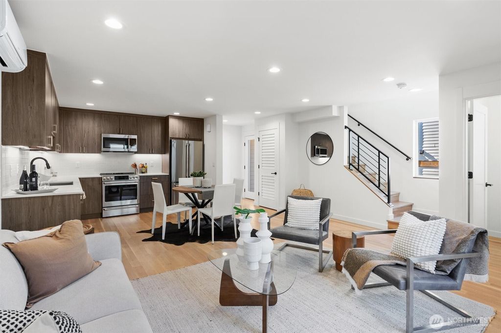 Photo of 2212 Broadway E, Seattle, WA 98102 (MLS # 2445089)