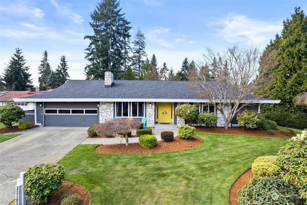Photo of 32105 40th Avenue SW, Federal Way, WA 98023 (MLS # 2217366)