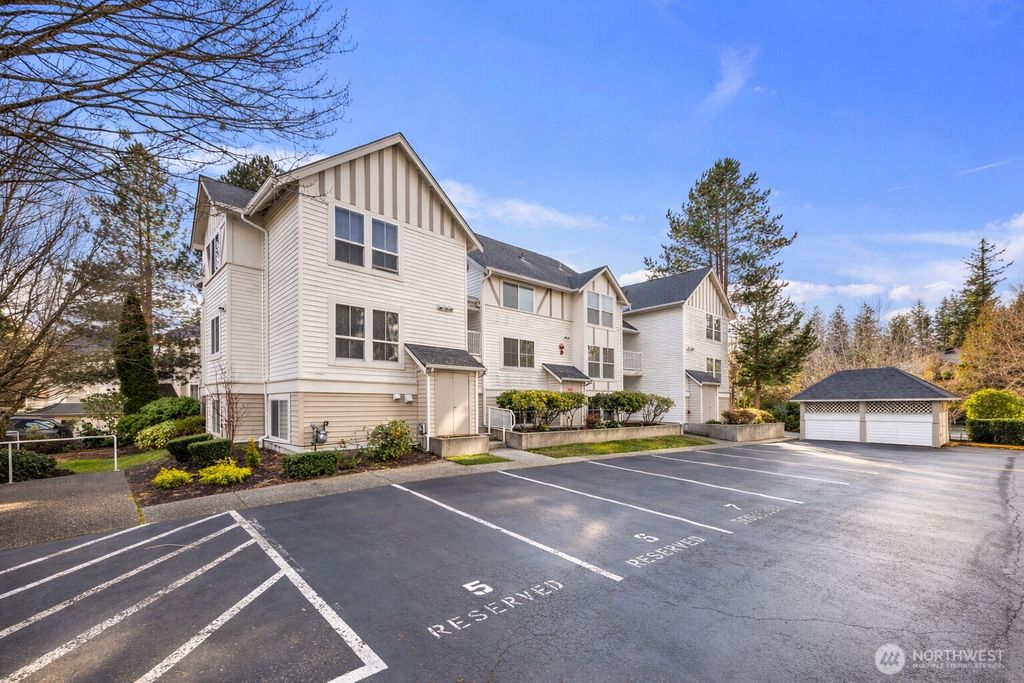 Photo of 4421 249th SE Ter, Issaquah, WA 98029 (MLS # 2501768)