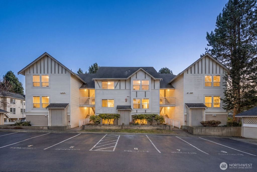 Photo of 4421 249th SE Ter, Issaquah, WA 98029 (MLS # 2501768)