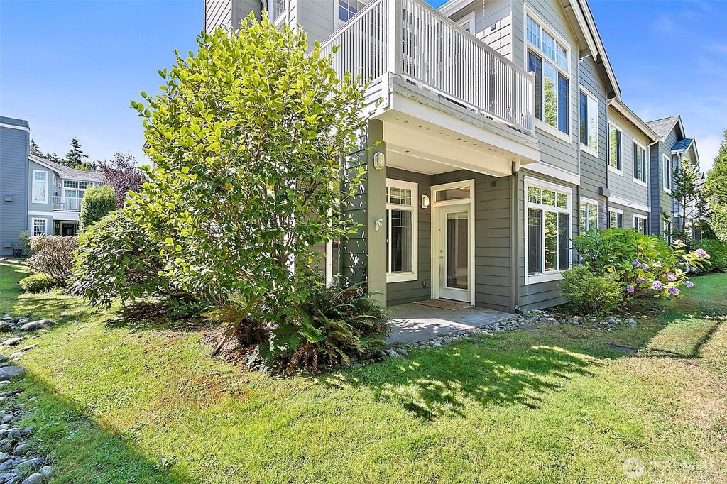 Photo of 4316 NE 5th Court #106, Renton, WA 98059 (MLS # 2414684)