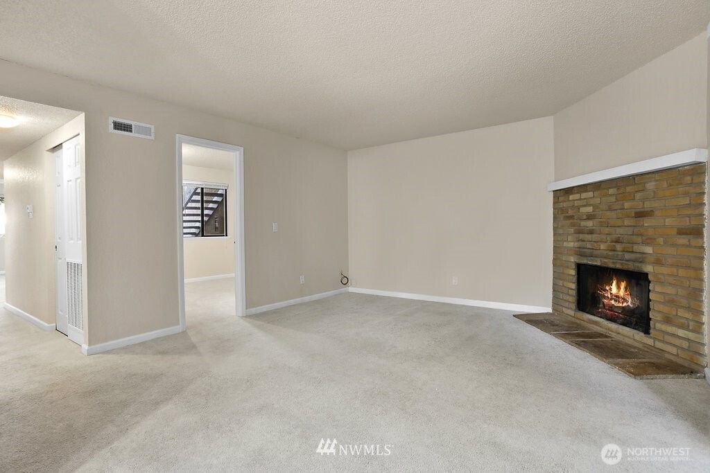 Photo of 14331 124th Avenue NE #C33, Kirkland, WA 98034 (MLS # 2525227)