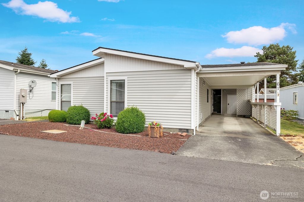 Photo of 2611 S 288th Street #61, Federal Way, WA 98003 (MLS # 2387888)