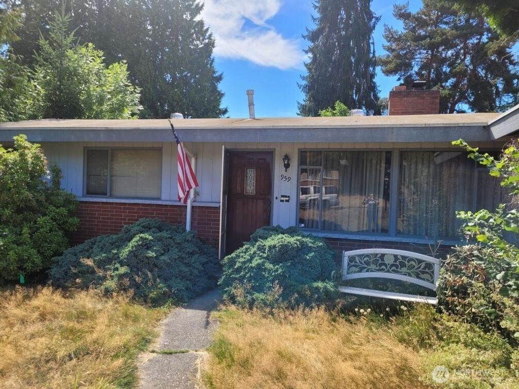 Photo of 959 165th Street SE, Bellevue, WA 98008 (MLS # 2420815)