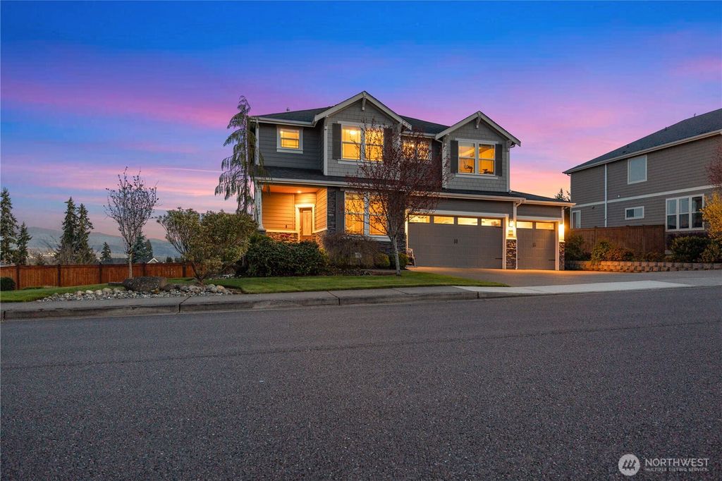 Photo of 13802 111th Street Ct E, Puyallup, WA 98374 (MLS # 2499884)