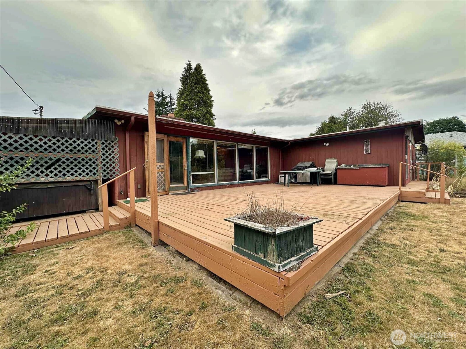 631 Division Avenue