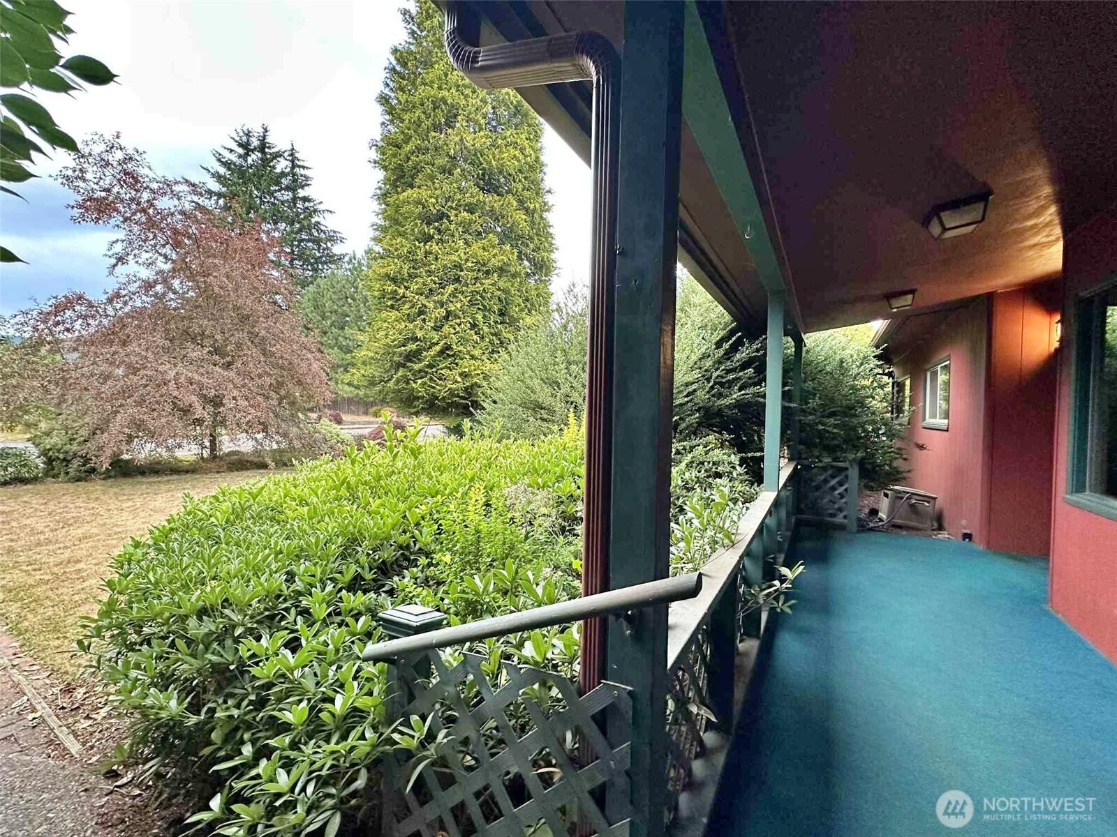 631 Division Avenue