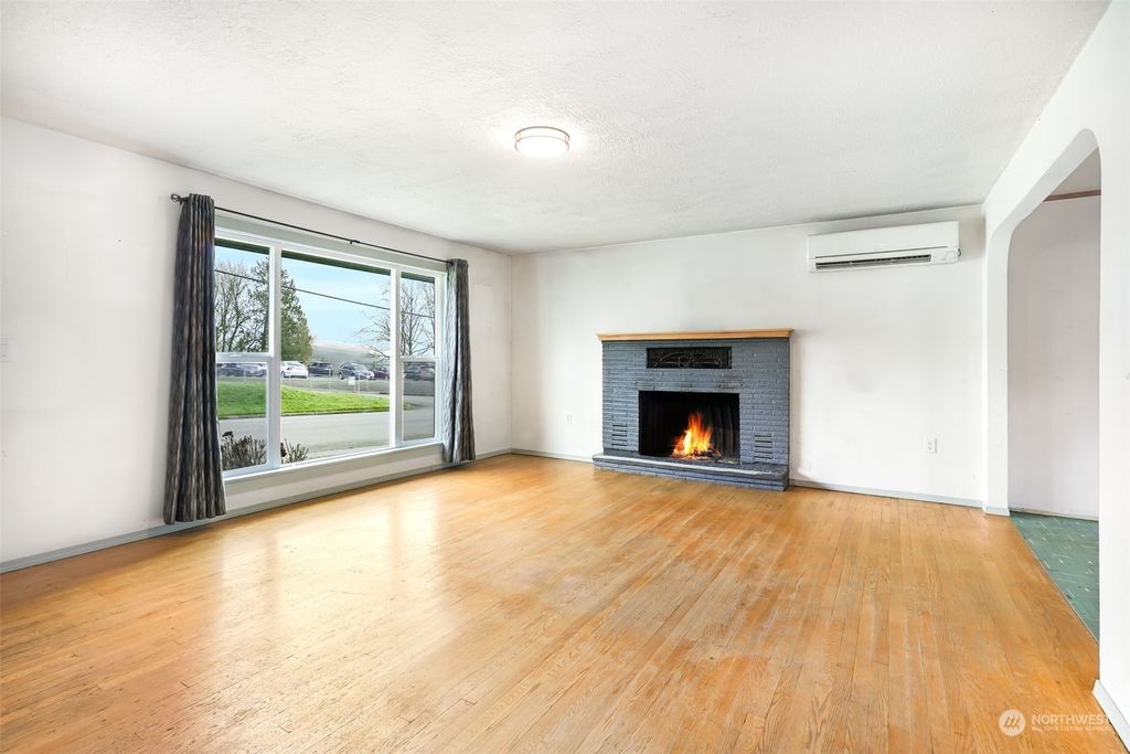 Photo of 1006 Pine Avenue, Snohomish, WA 98290 (MLS # 2322208)