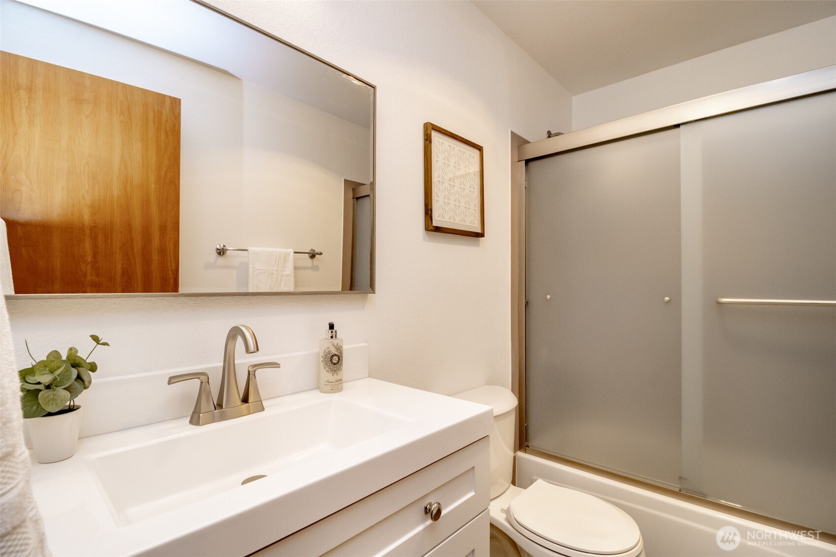 Burien, Washington 98148, United States, 2 Bedrooms Bedrooms, ,2 BathroomsBathrooms,Residential,Active,145167