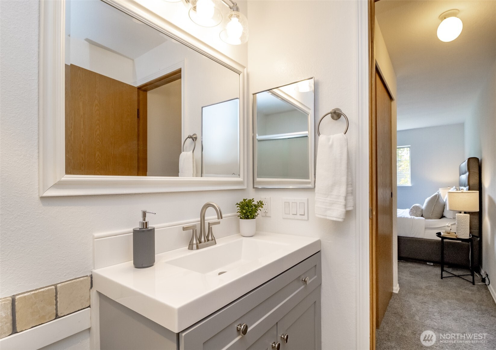 Burien, Washington 98148, United States, 2 Bedrooms Bedrooms, ,2 BathroomsBathrooms,Residential,Active,145167