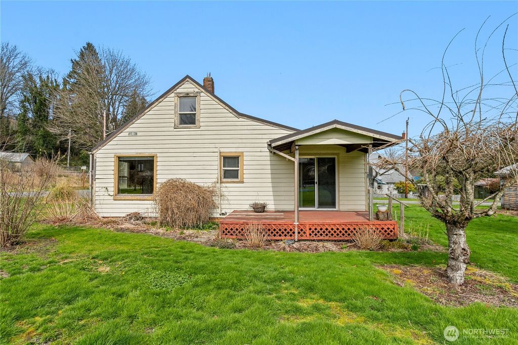 Photo of 321 Royer Street, Acme, WA 98220 (MLS # 2497674)