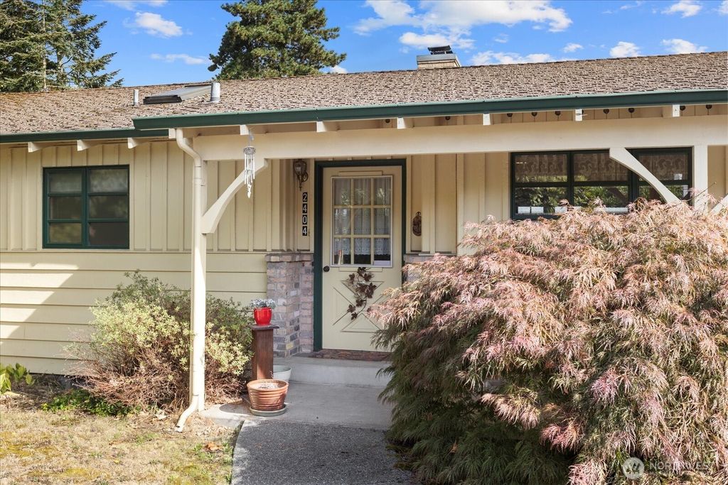 Photo of 2404 127th Avenue SE, Bellevue, WA 98005 (MLS # 2441839)