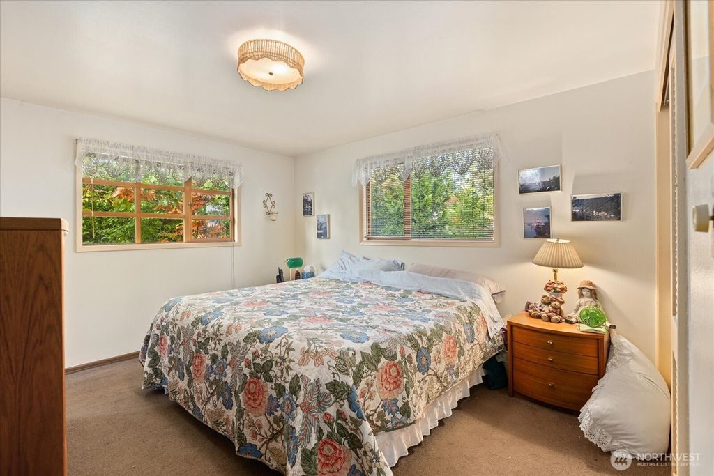 Photo of 2404 127th Avenue SE, Bellevue, WA 98005 (MLS # 2441839)