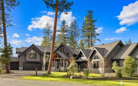Photo of 221 Tipple Hill Loop, Cle Elum, WA 98922 (MLS # 2361830)