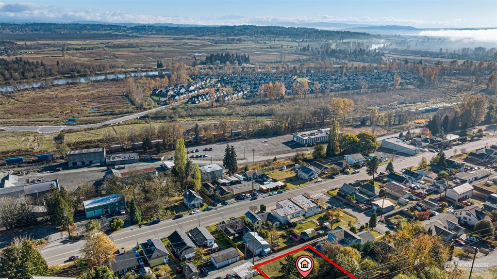 Photo of 4221 S 4th Avenue, Everett, WA 98203 (MLS # 2057335)