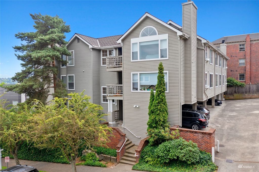 Photo of 467 Newton Street #202, Seattle, WA 98109 (MLS # 1978321)