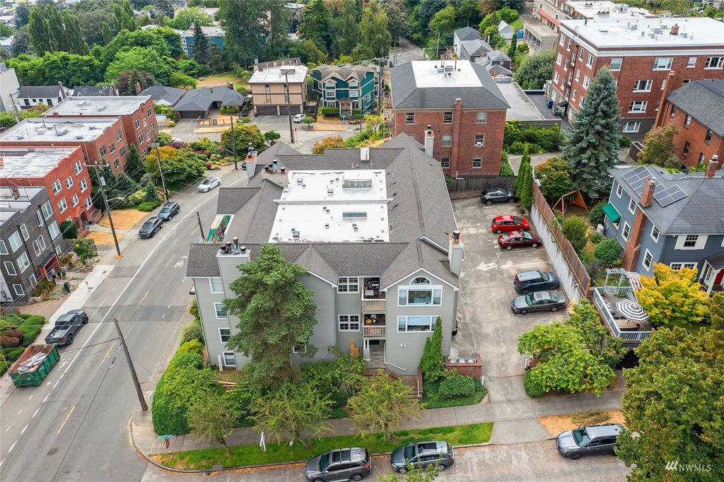 Photo of 467 Newton Street #202, Seattle, WA 98109 (MLS # 1978321)