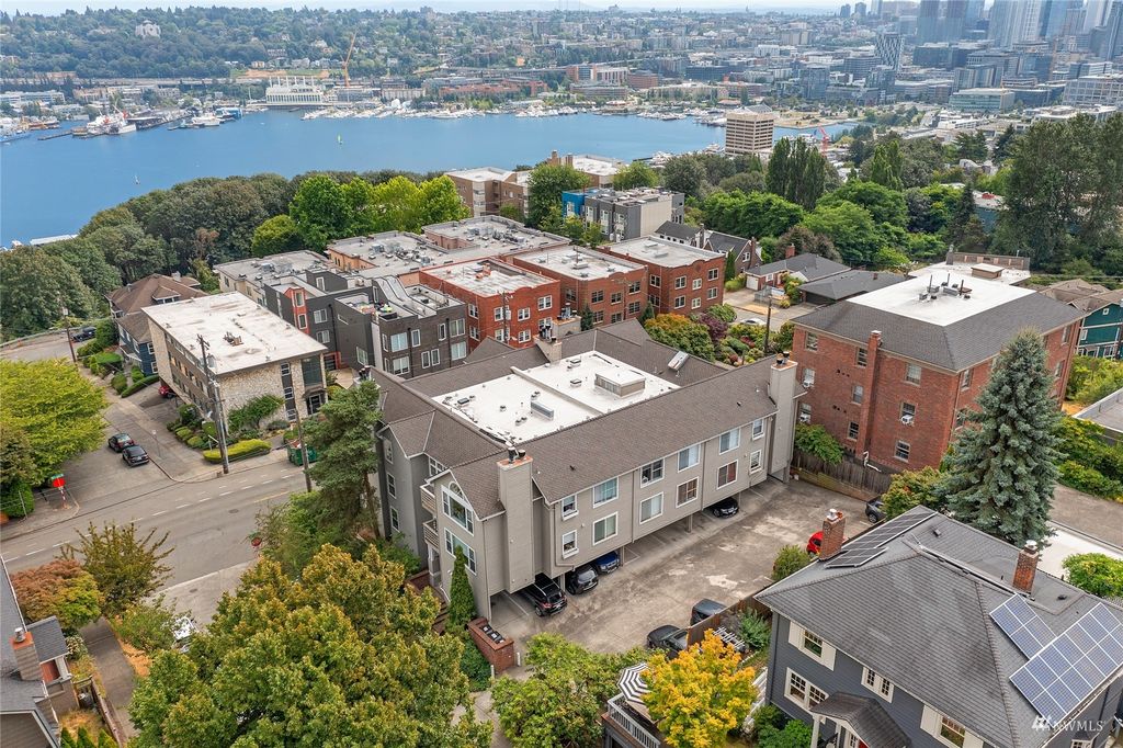 Photo of 467 Newton Street #202, Seattle, WA 98109 (MLS # 1978321)