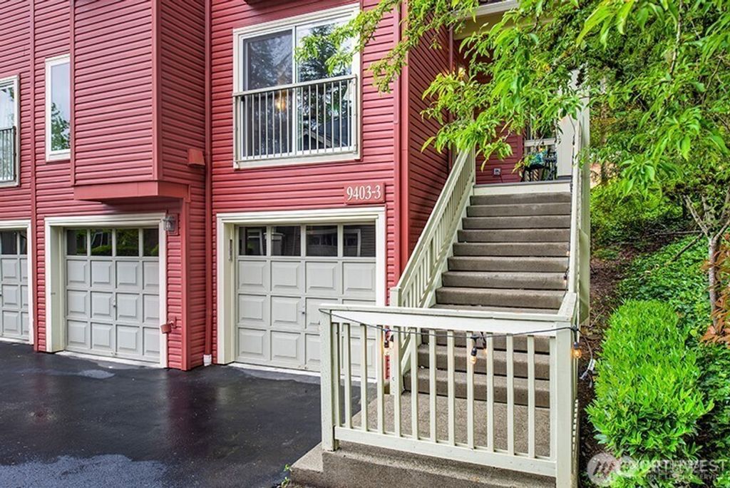 Photo of 9403 176 Place NE #3, Redmond, WA 98052 (MLS # 2503607)